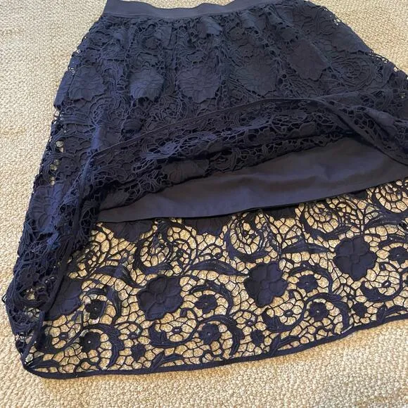 Ann Taylor Lace Overlay Skirt A-Line Lined Navy Blue Midi Length Pull On Dressy