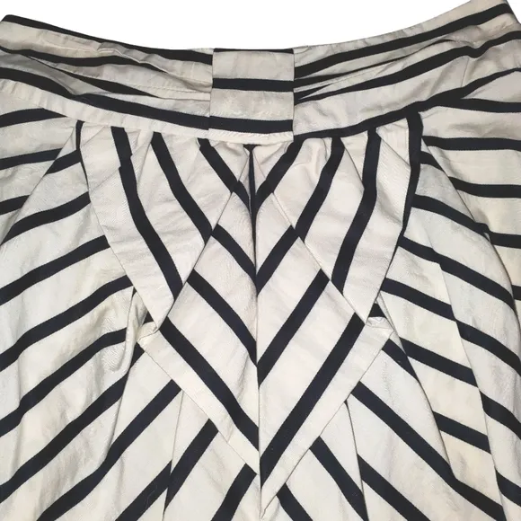 ANTHROPOLOGIE Eva Franco Black/Ivory Striped Pleated Bubble Mini Skirt Women's 4