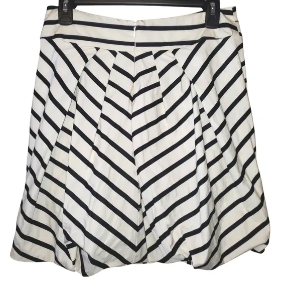 ANTHROPOLOGIE Eva Franco Black/Ivory Striped Pleated Bubble Mini Skirt Women's 4