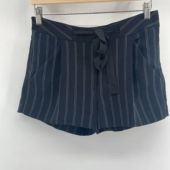 𝅺aritzia Wilfred pinstripe tie front shorts sz 2