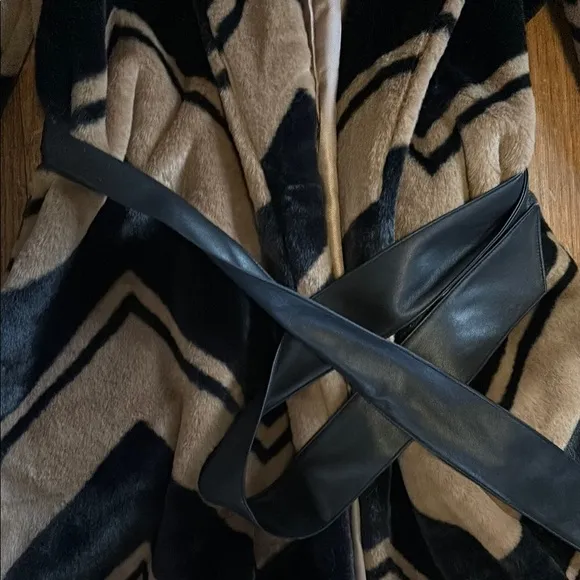 BR Chevron Patterned Brown and Black Women's oversized Coat