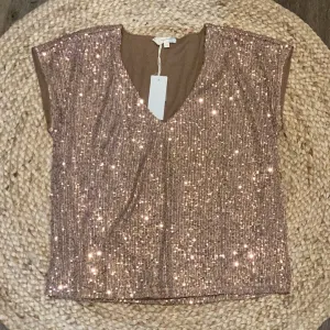 Champagne Sparkles Top