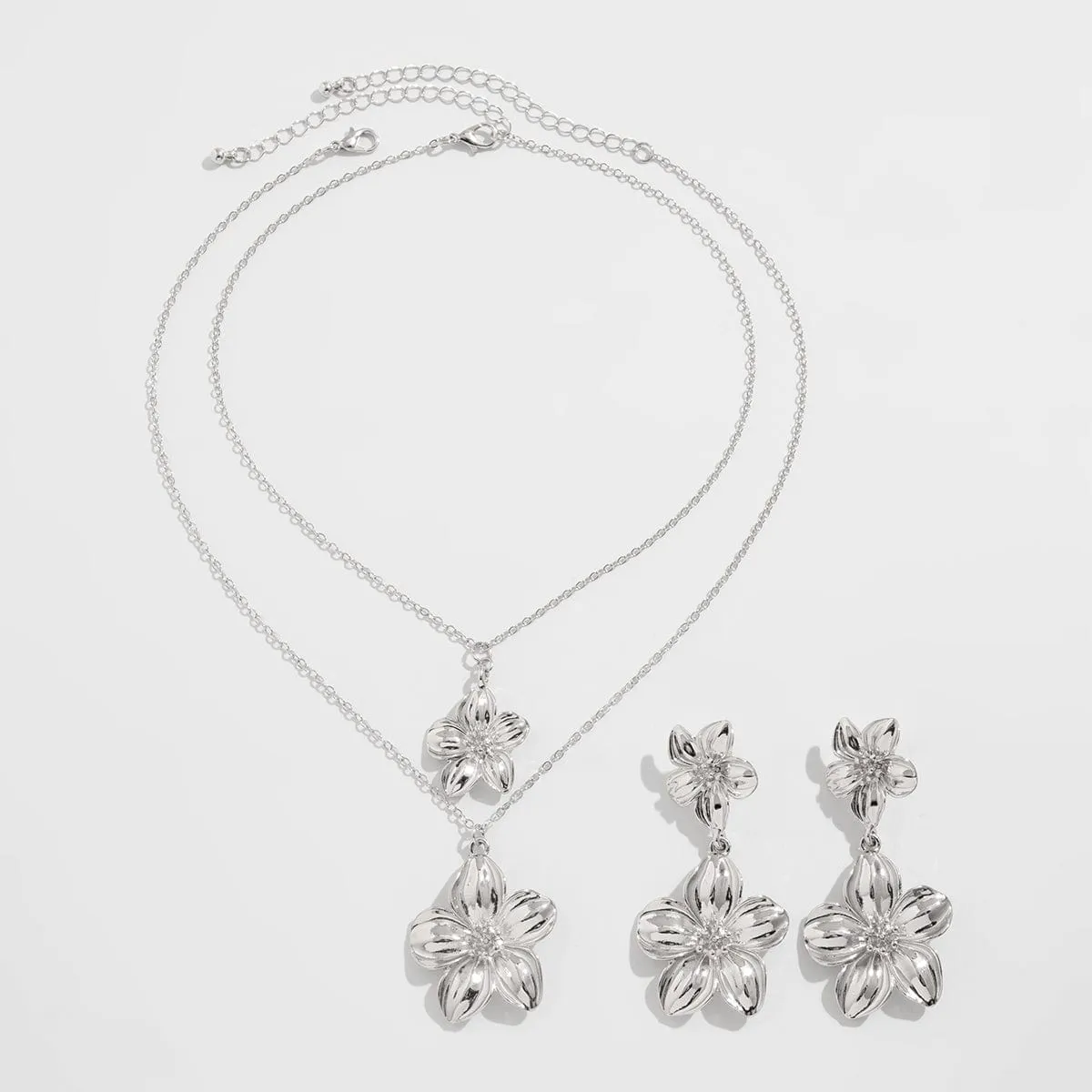 Chic 2pcs Textured Flower Pendant Necklace Earrings Set