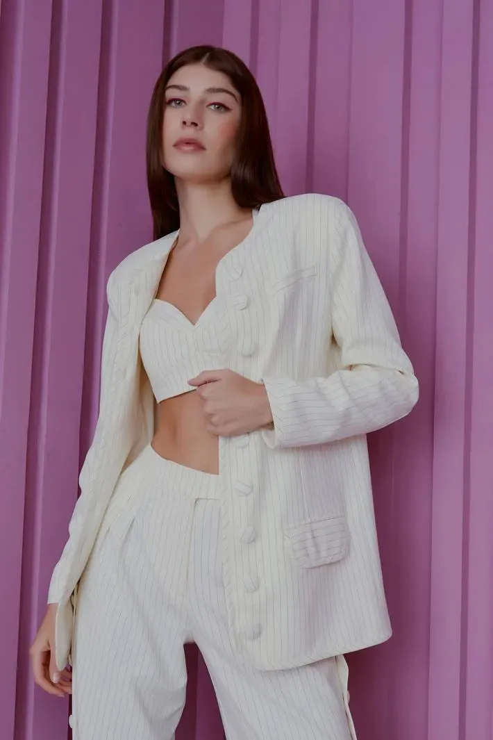 COLLARLESS BLAZER