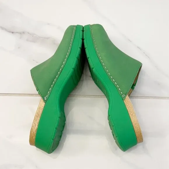 Dansko Ravyn Sandal in Lime Milled Nubuck 7