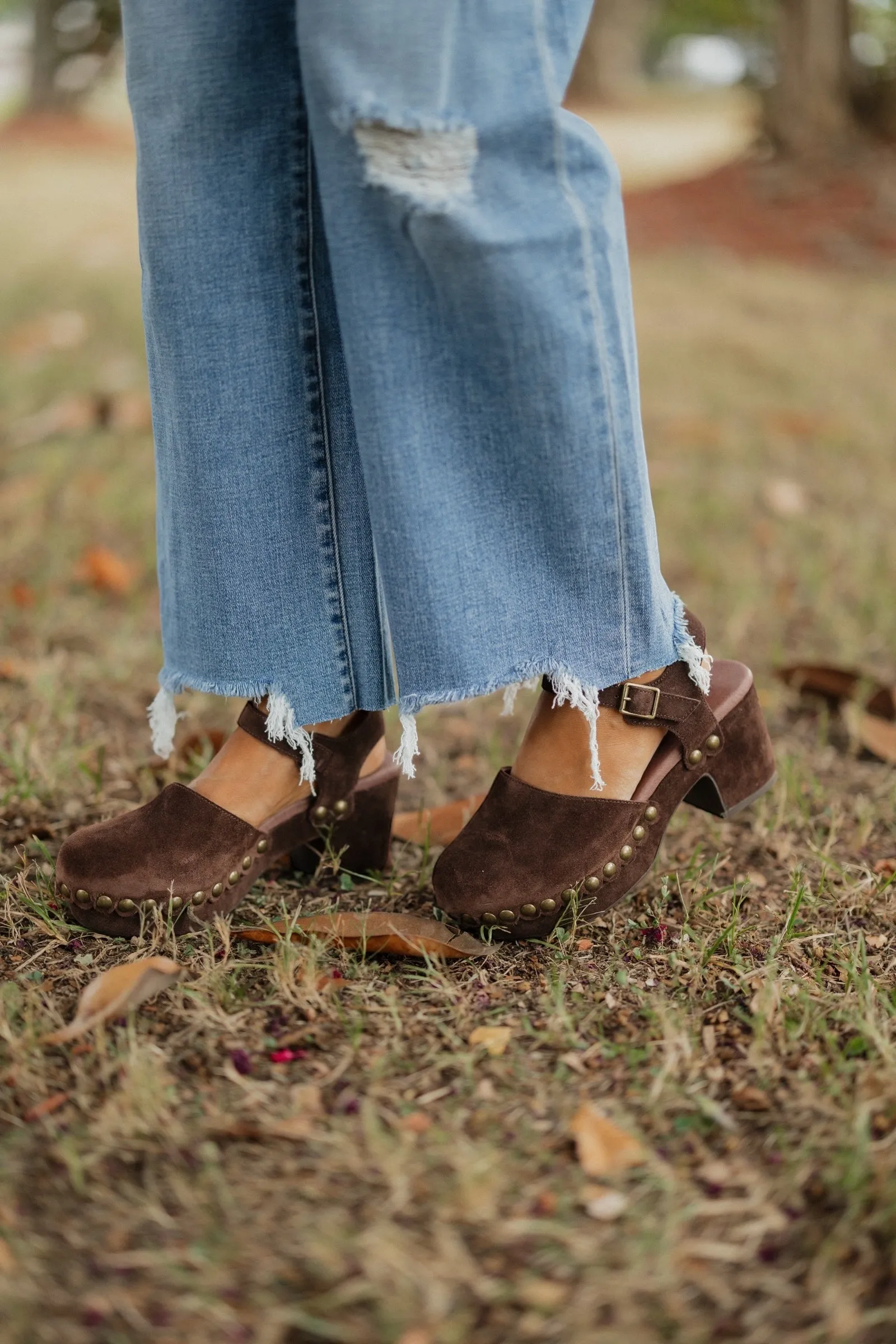 Garvey in Chocolat Suede by Chocolat Blu