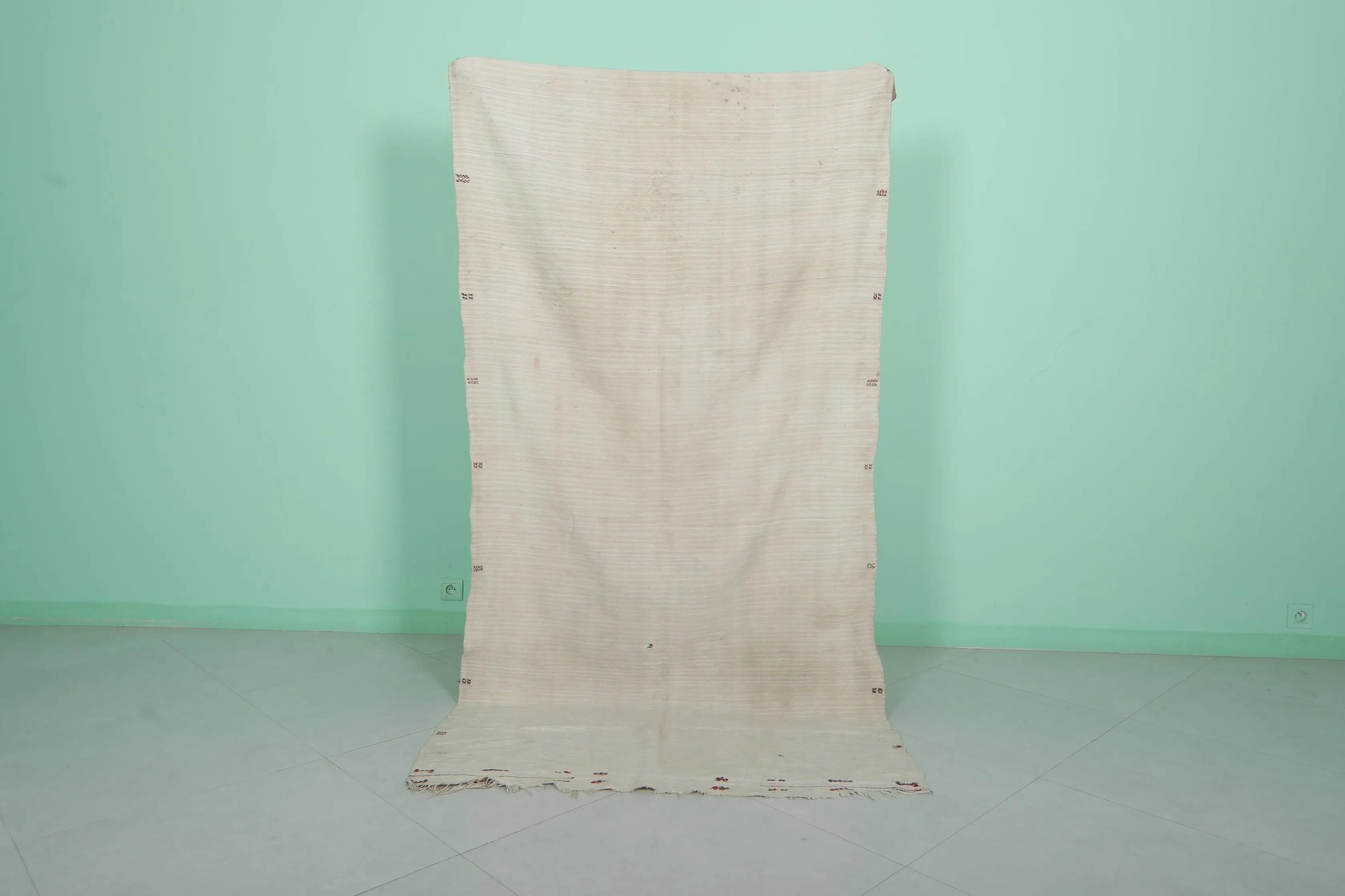 Handwoven Simple Runner Rug – 3.7 X 7.7 Feet
