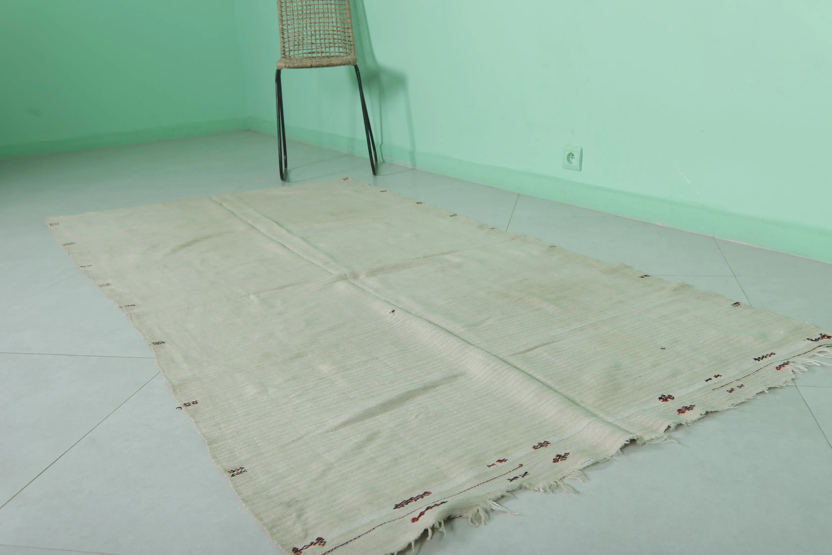 Handwoven Simple Runner Rug – 3.7 X 7.7 Feet