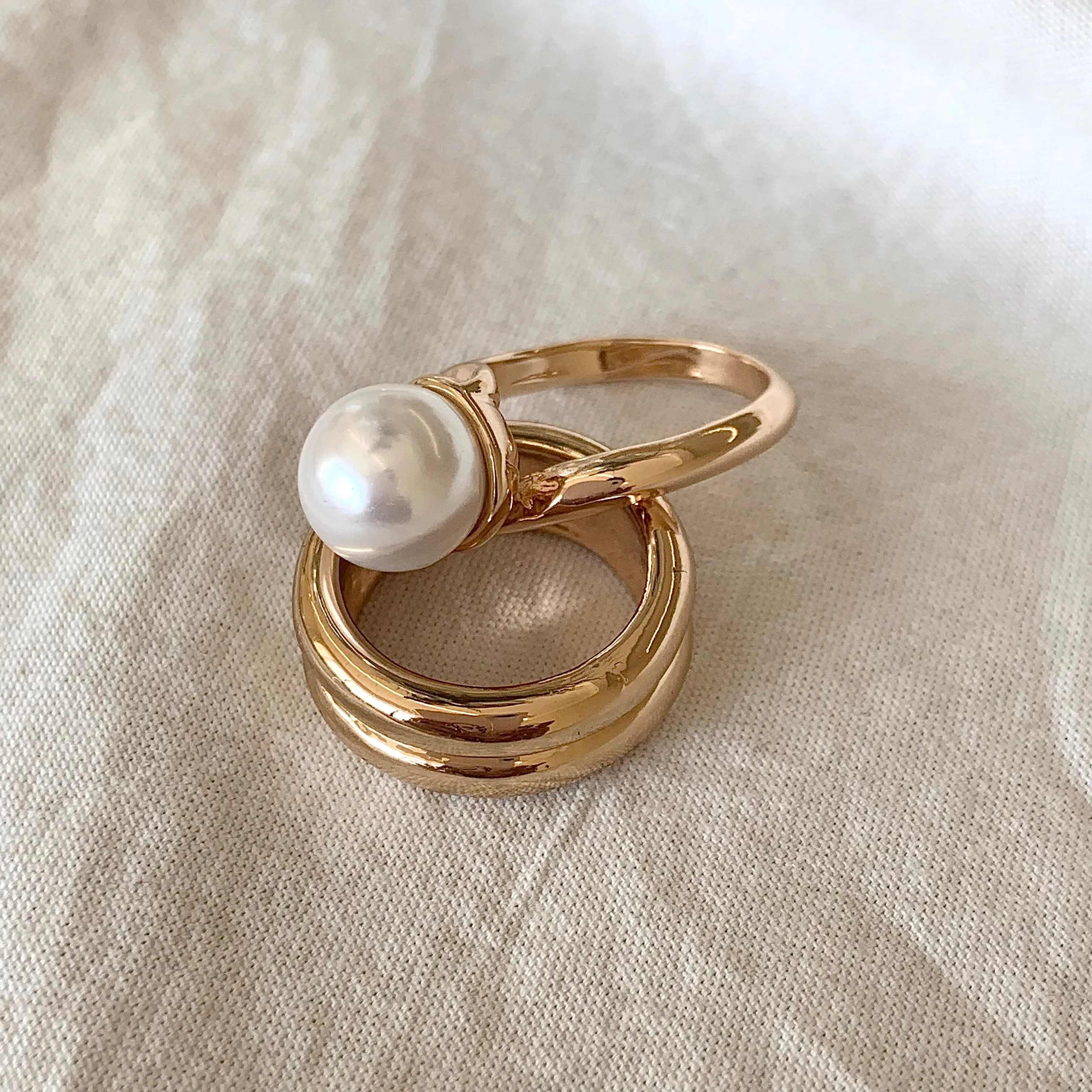 Hazel's New Simple Double Ring band