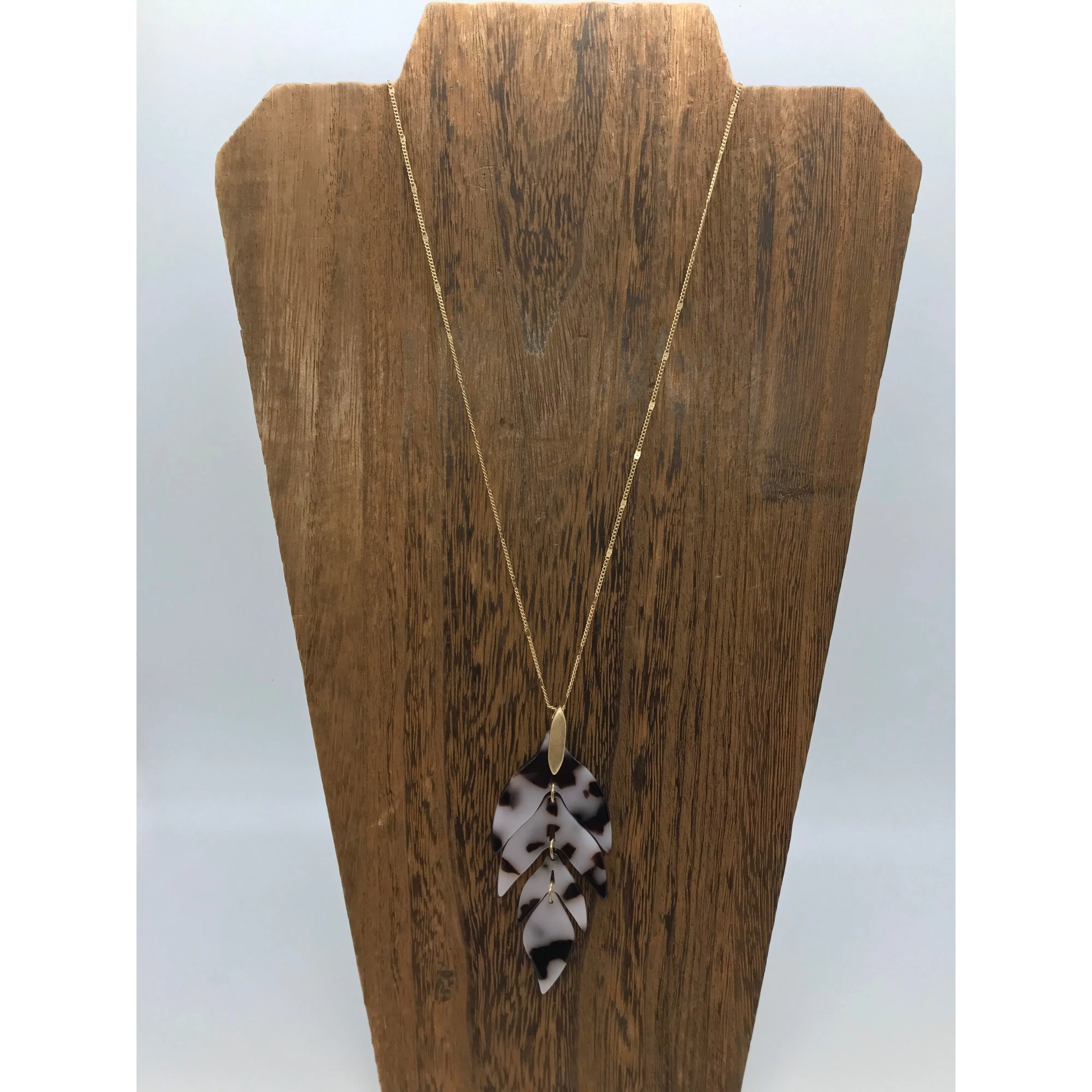 Just A Leafy Leopard Necklace in Neautral