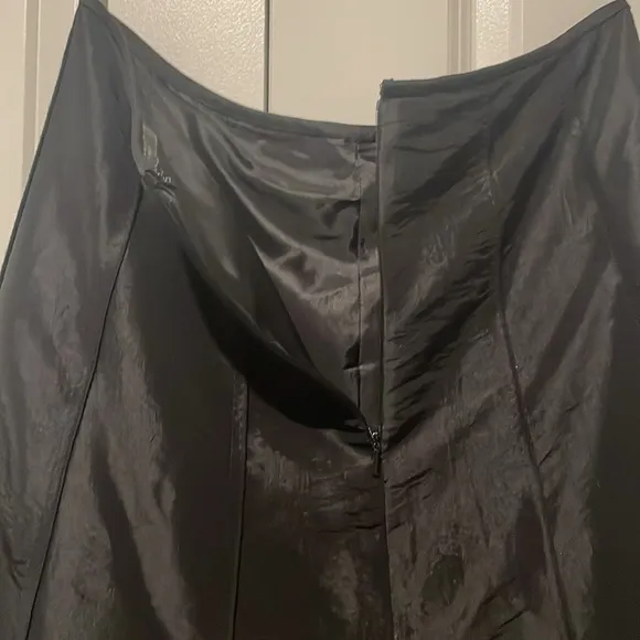 KM COLLECTIONS Black Ruffled Bubble Midi SkirtSize 8