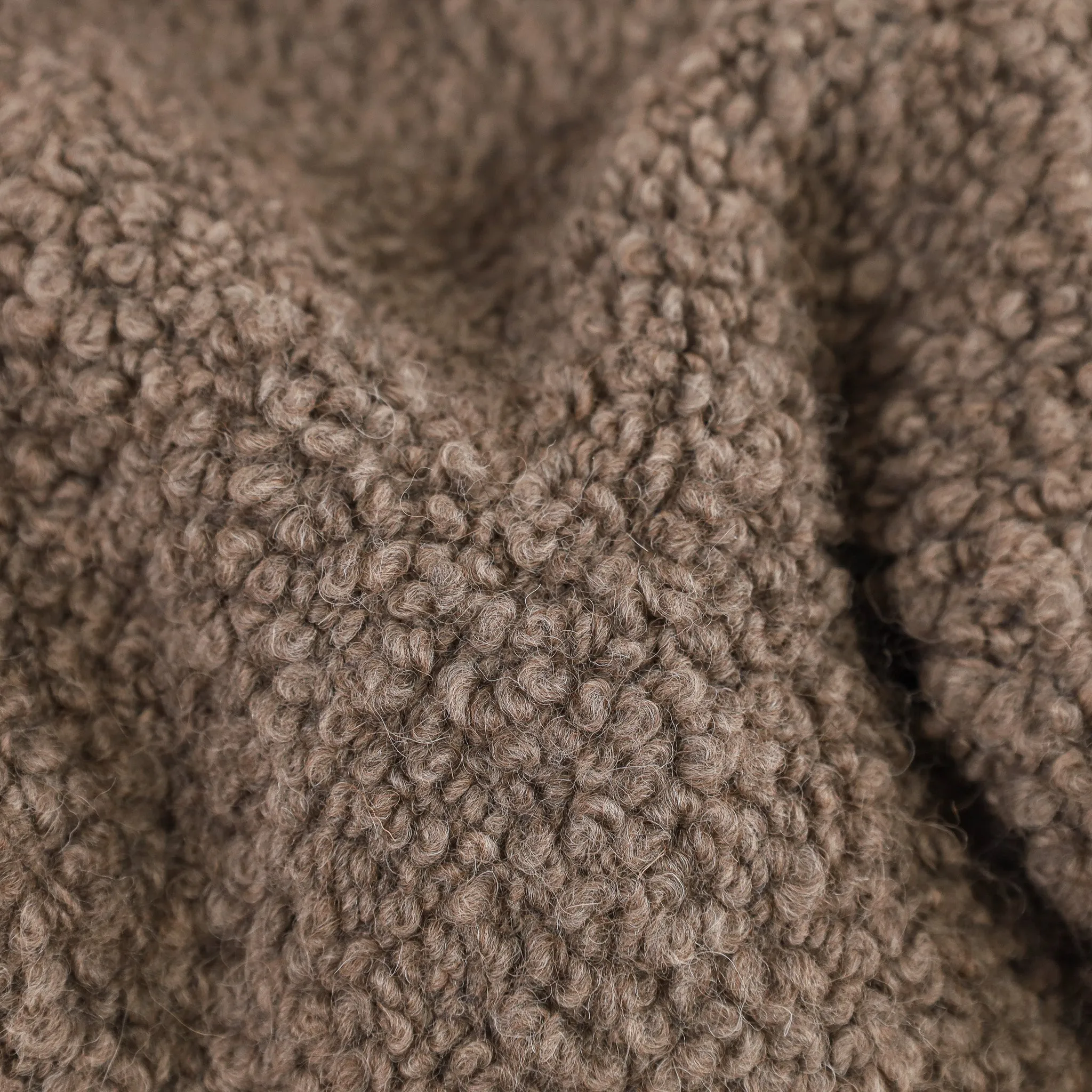Kurlisuri Throw