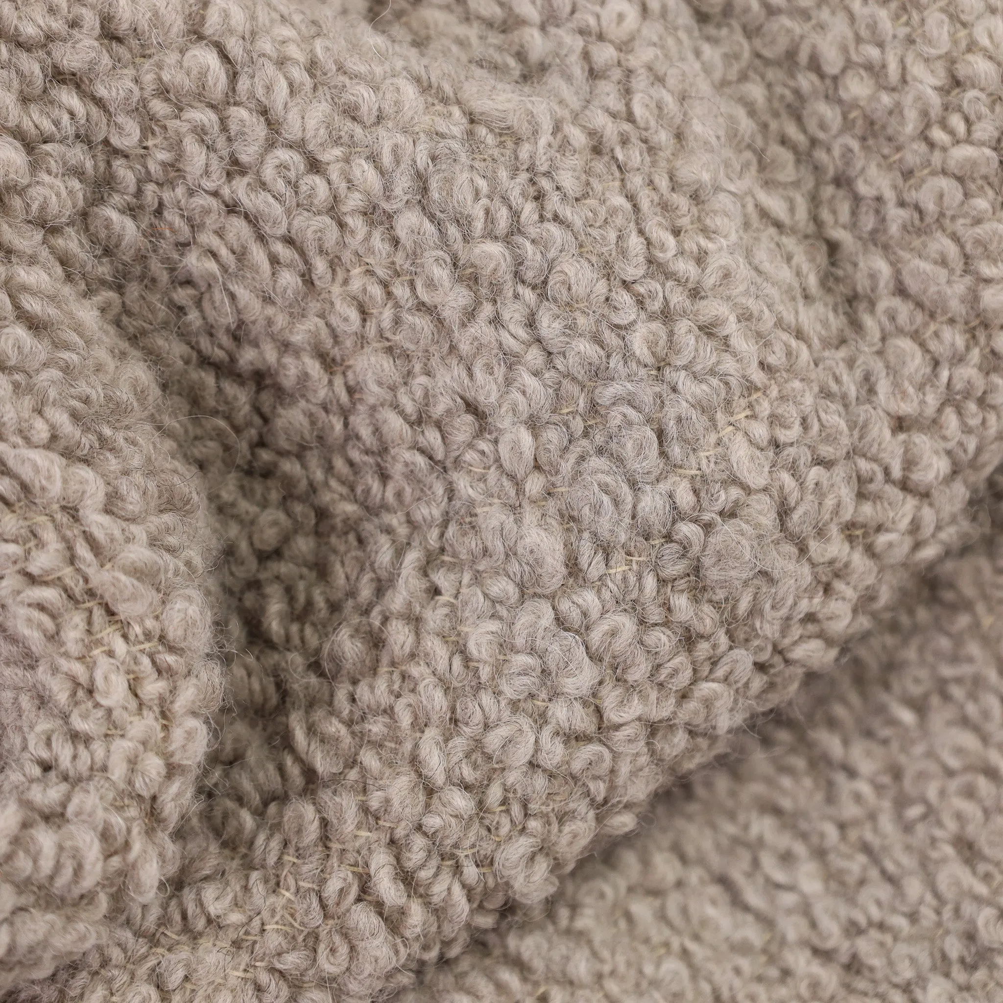 Kurlisuri Throw