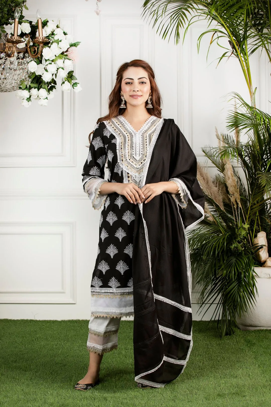 Mulmul side gota dupatta