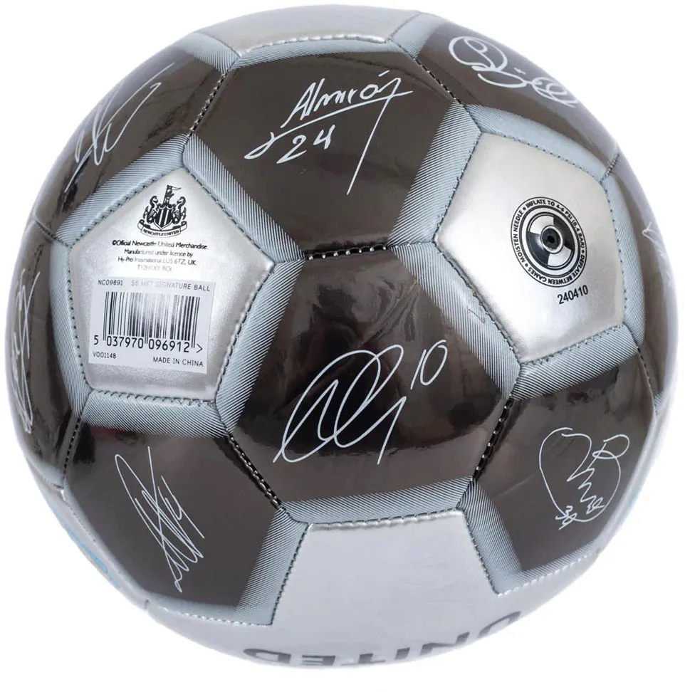 Newcastle United Signature Skills Football - Black