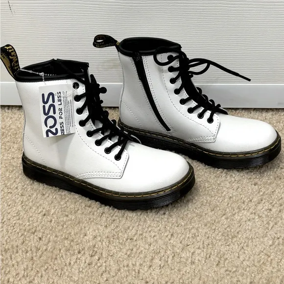 NWT Dr. Martens 1460 8-Eye White Lace Up Boot Little Girl