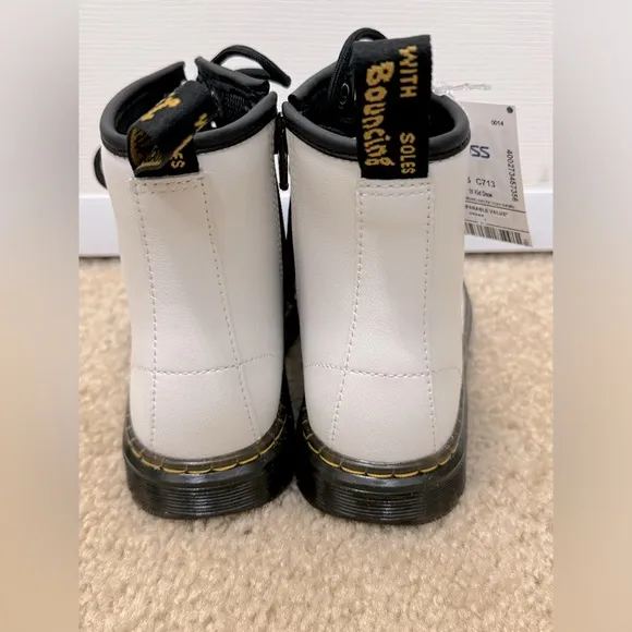 NWT Dr. Martens 1460 8-Eye White Lace Up Boot Little Girl