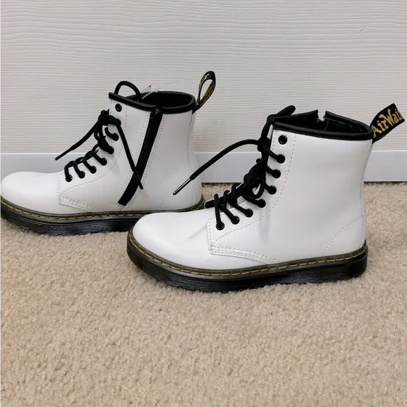NWT Dr. Martens 1460 8-Eye White Lace Up Boot Little Girl