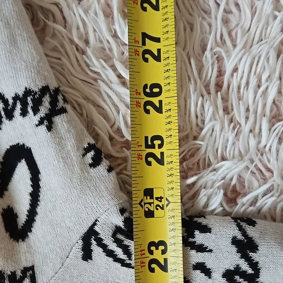 🦝NWT Karl Lagerfeld french motif lettered sweater