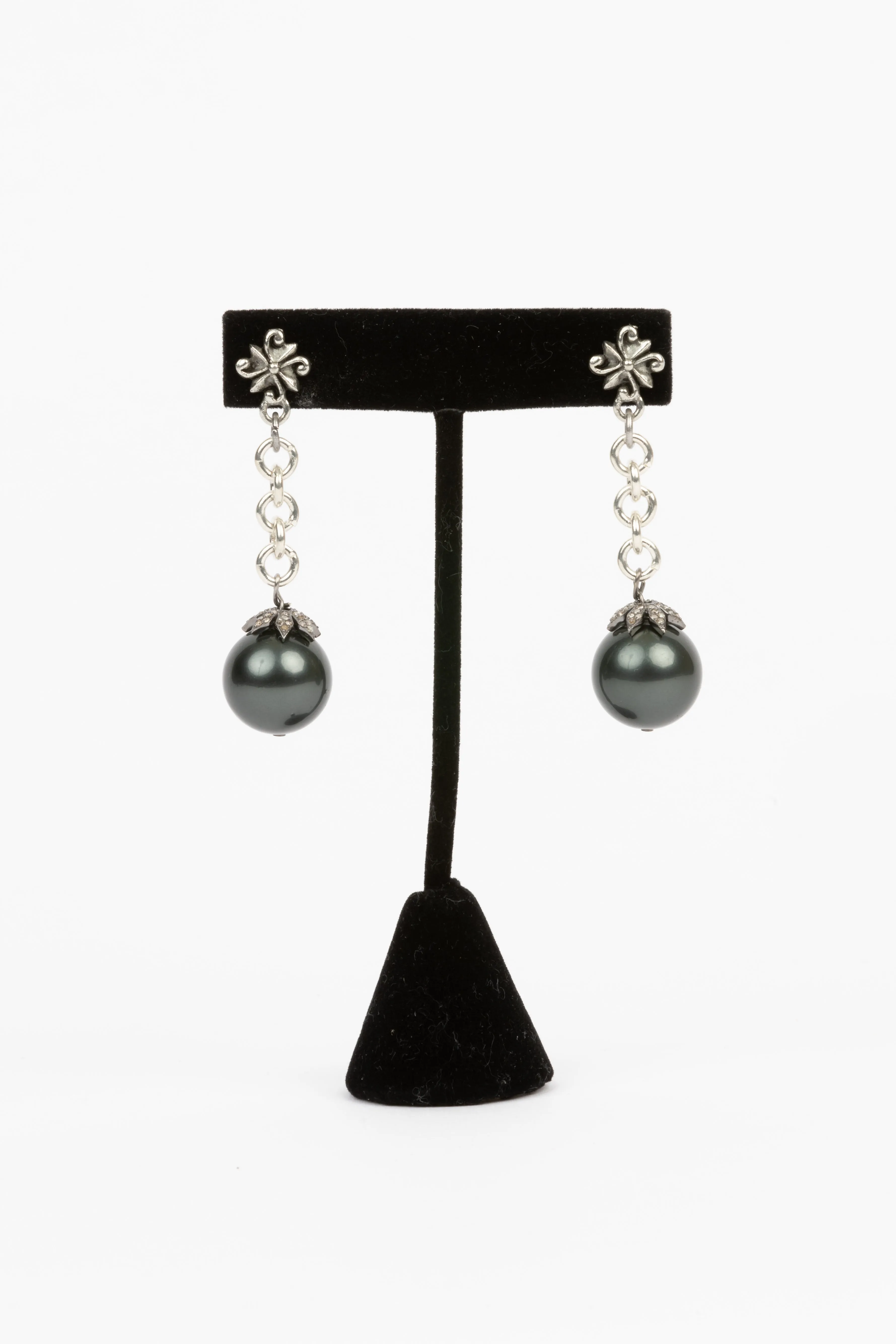 Pave Diamond, Pearl