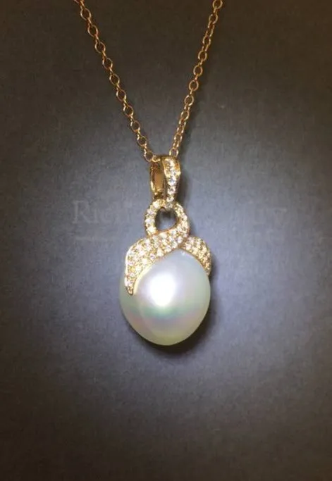 Simple Bow Diamond Pearl Pendant