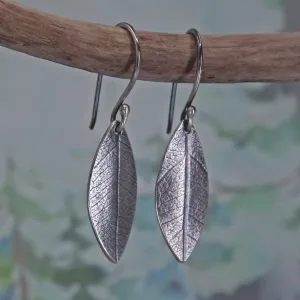 Simple leaf earring in sterling silver