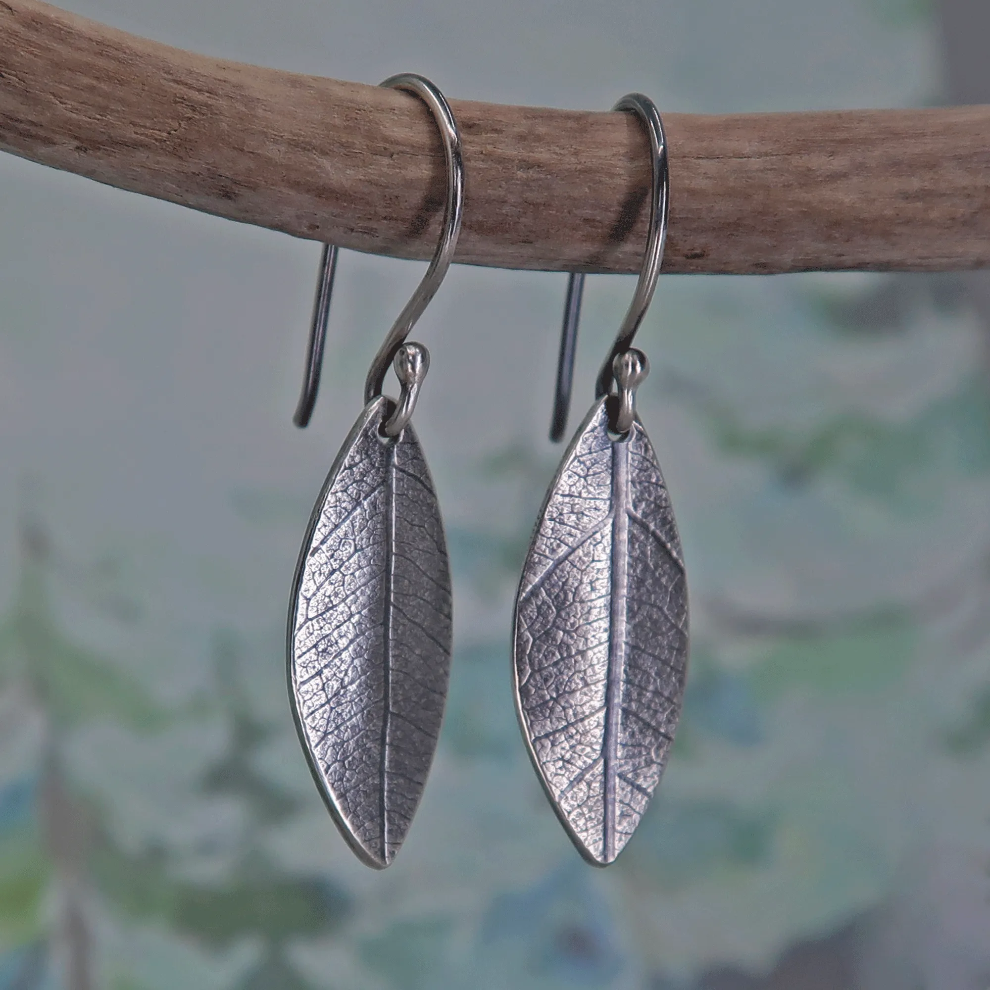 Simple leaf earring in sterling silver