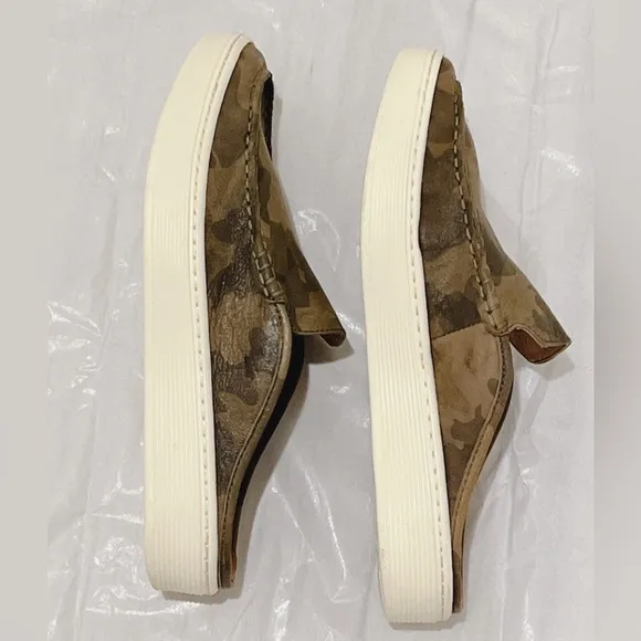SOFFT Women's Somers III Slide‎ Camo Slip-On Leather Sneaker Mule Shoe Size 7