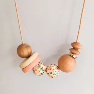 The Petal Simple Balance Necklace