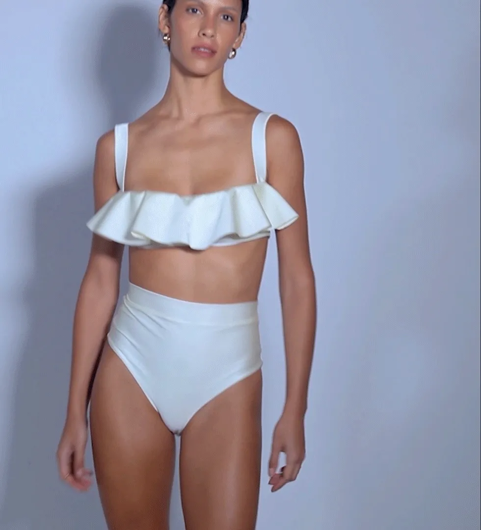 Top The Classy Ruffle Ivory