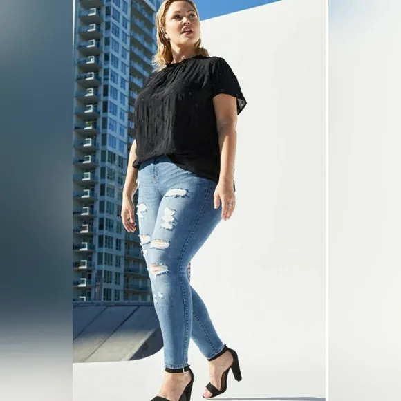 TORRID Premium Denim Distressed Bombshell Skinny  Jeans Size 22Tall