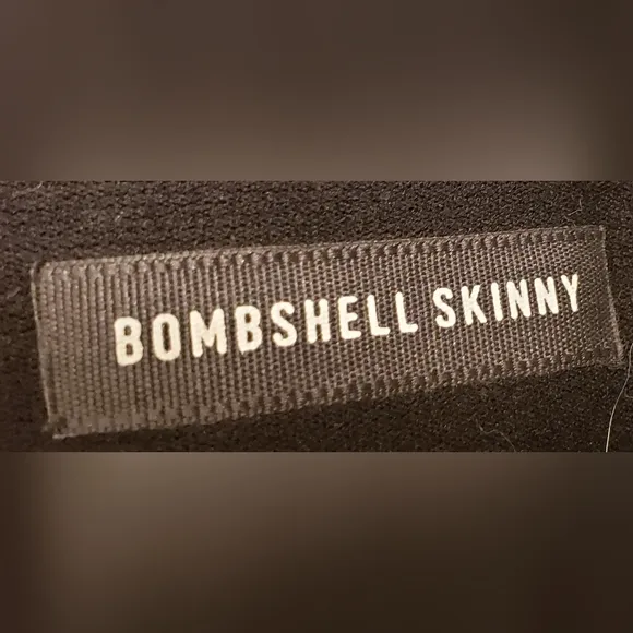 TORRID Premium Denim Distressed Bombshell Skinny  Jeans Size 22Tall