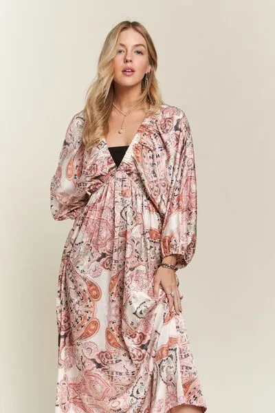 Totally Chic Babe Printed V-Neck Batwing Sleeve Dress