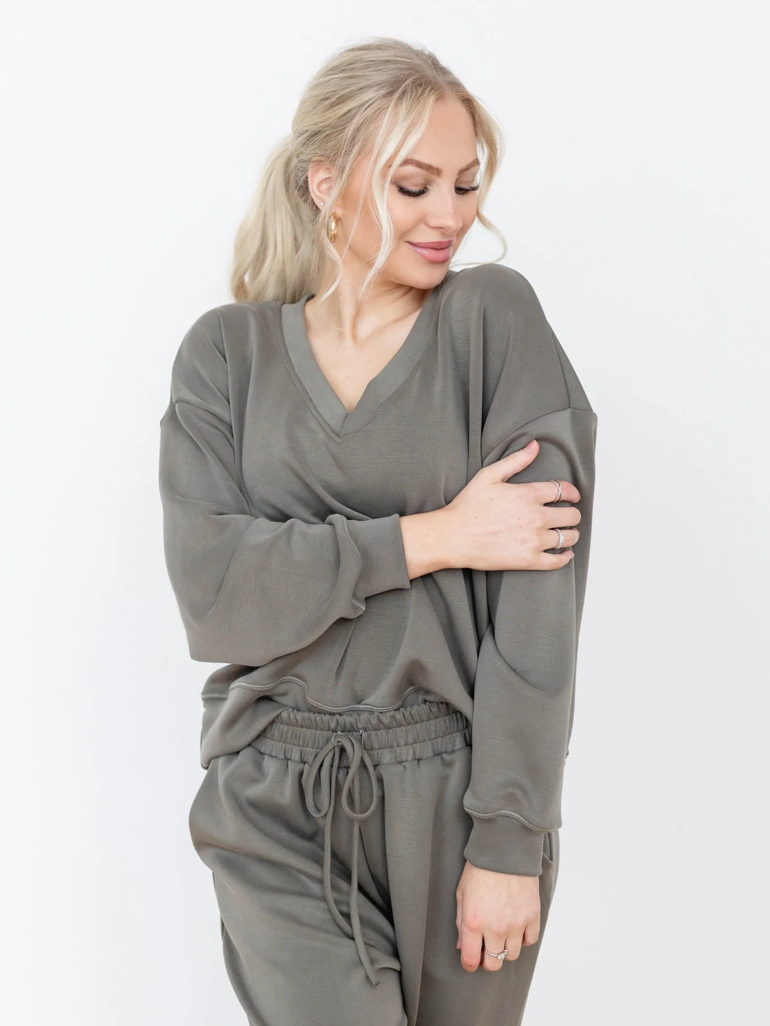 V-Neck Simple Sweatshirt