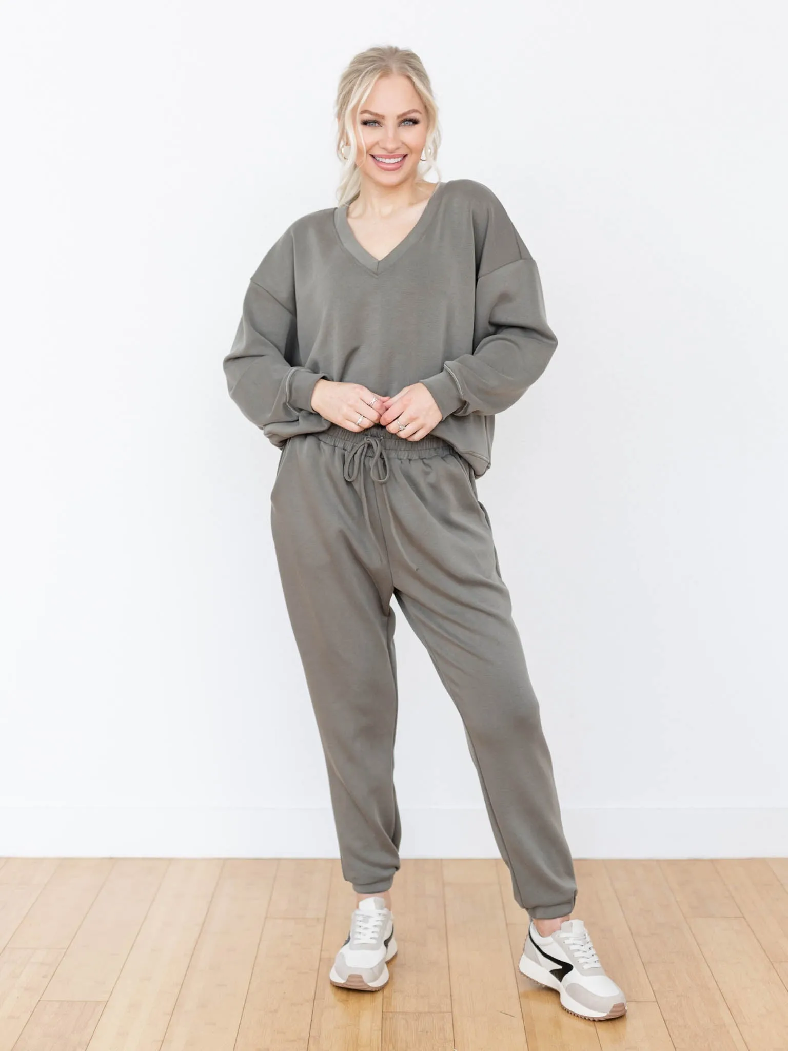 V-Neck Simple Sweatshirt