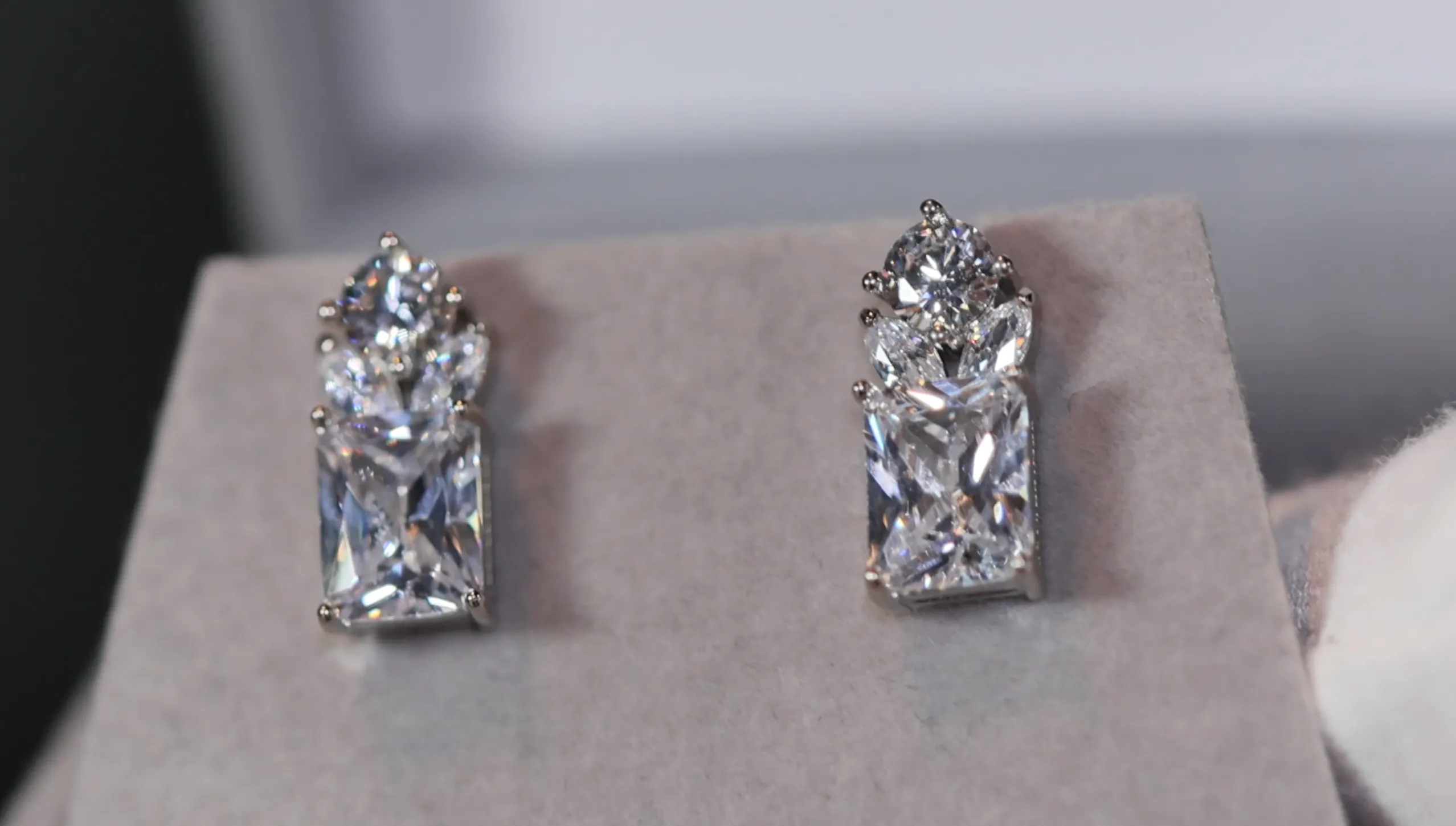 Womens Diamond Earrings | Classy Diamond Earrings