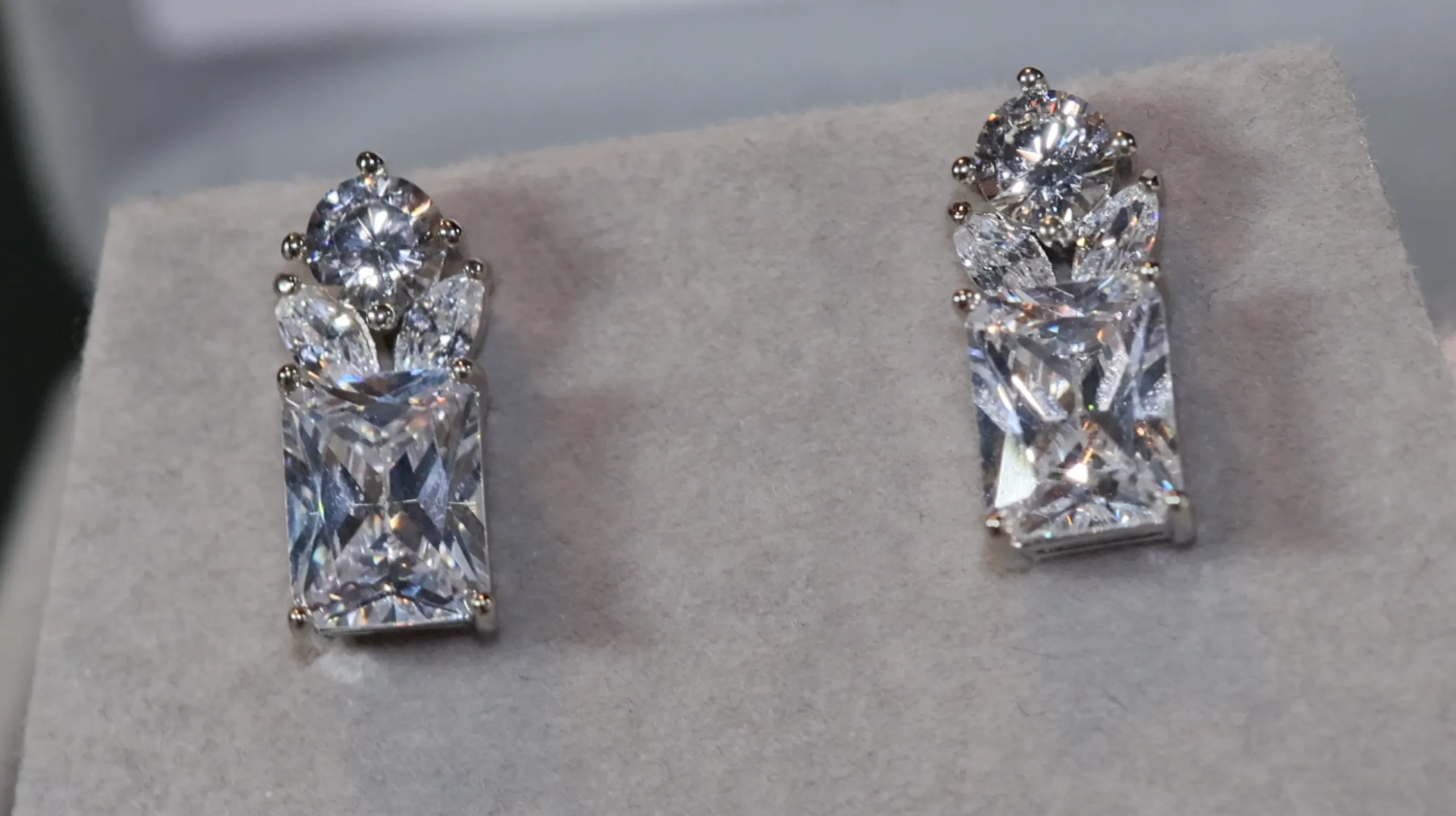 Womens Diamond Earrings | Classy Diamond Earrings