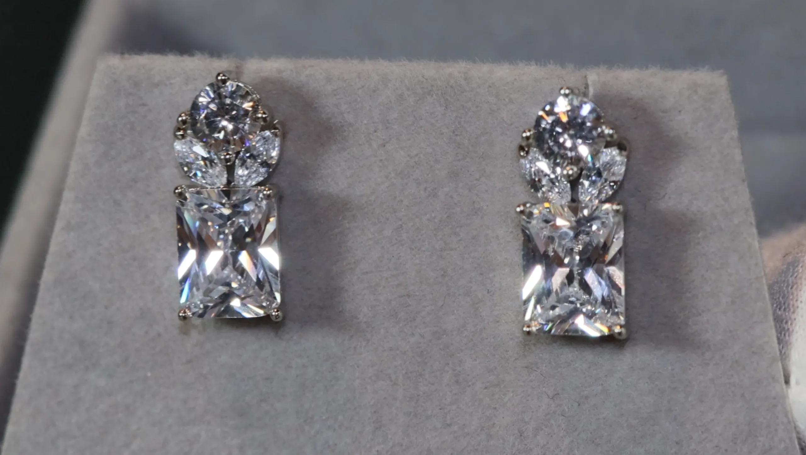 Womens Diamond Earrings | Classy Diamond Earrings