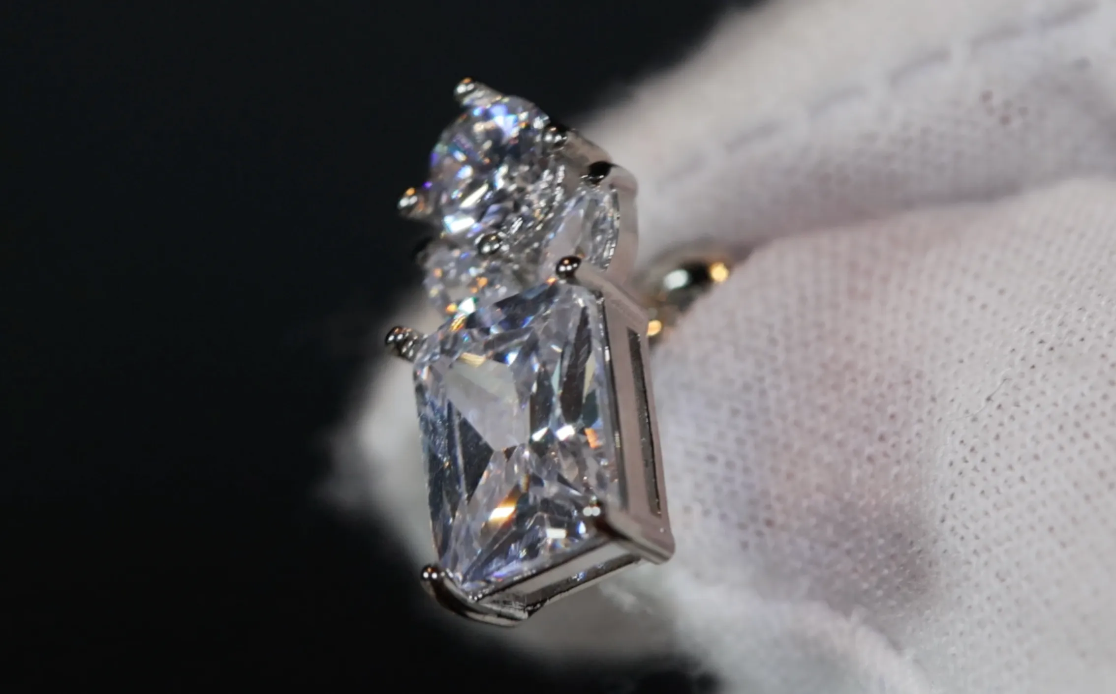 Womens Diamond Earrings | Classy Diamond Earrings