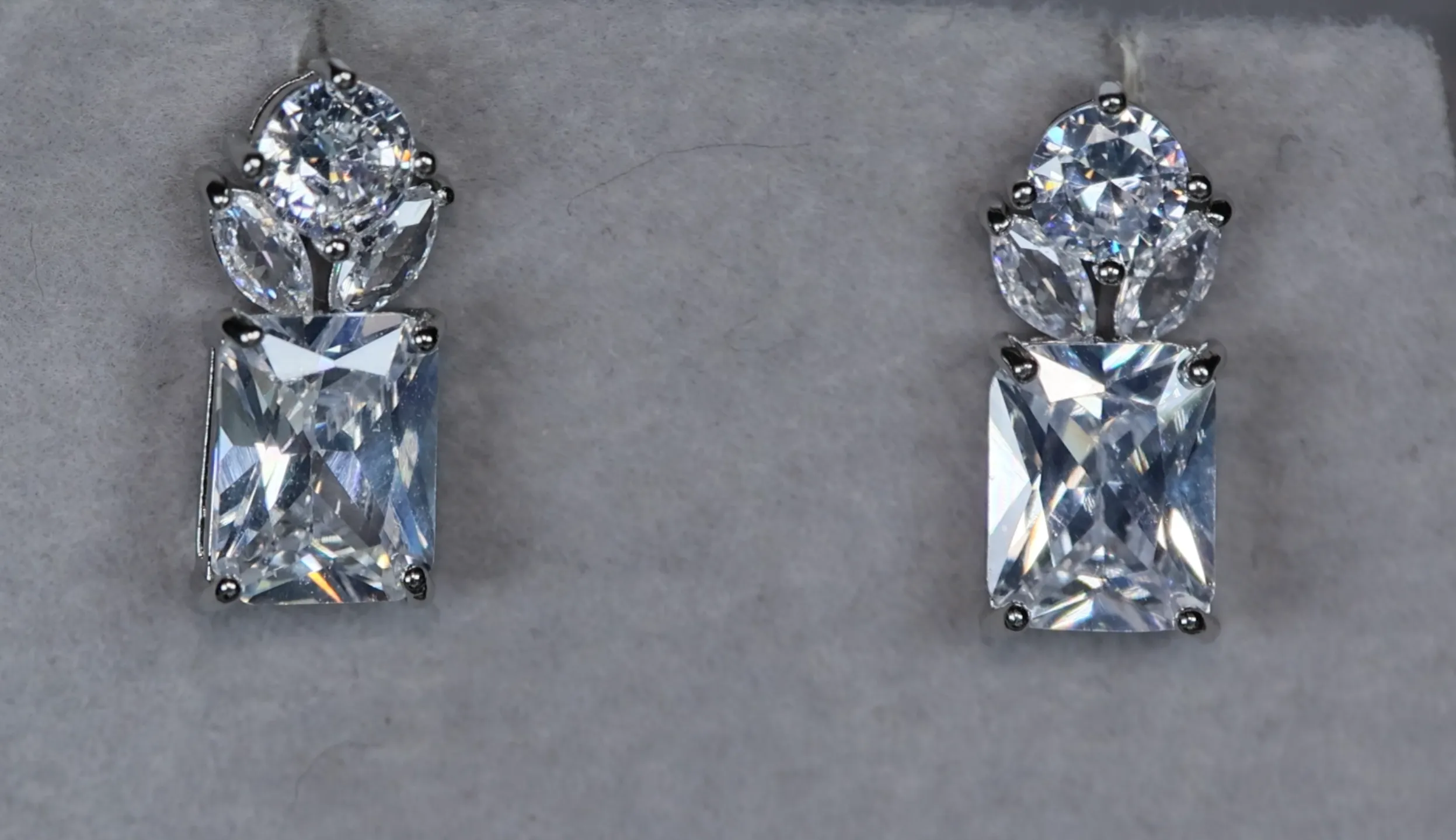 Womens Diamond Earrings | Classy Diamond Earrings